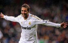 乐鱼体育登录-精彩对决！选手成功击败强敌，精彩对抗